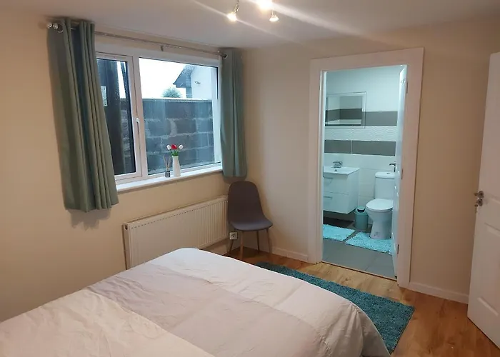 West Coast Countryside Escape Туам